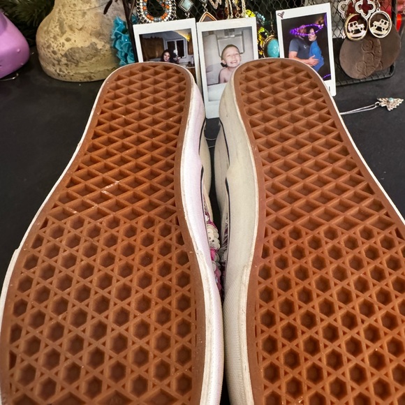 Women’s Vans size 9 - Picture 4 of 4